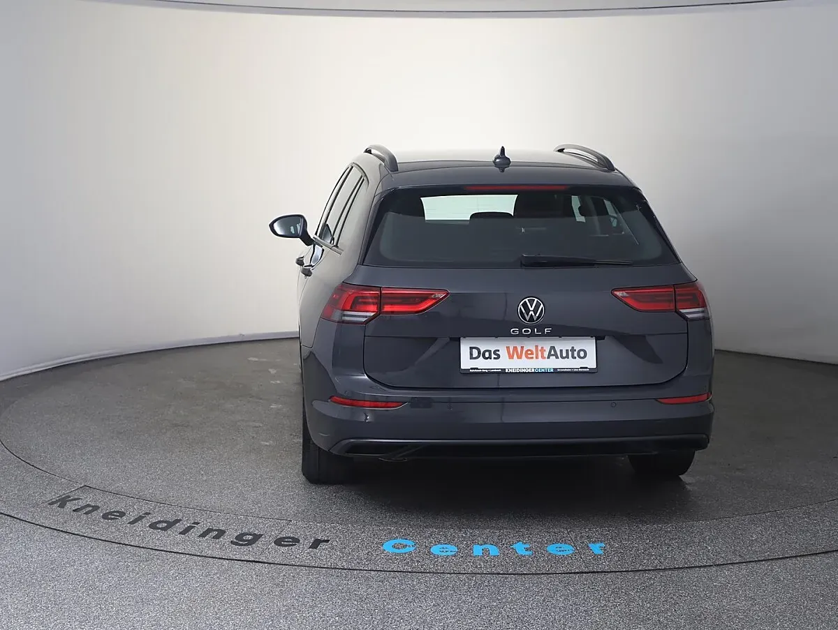 Volkswagen Golf 2023 photo 3