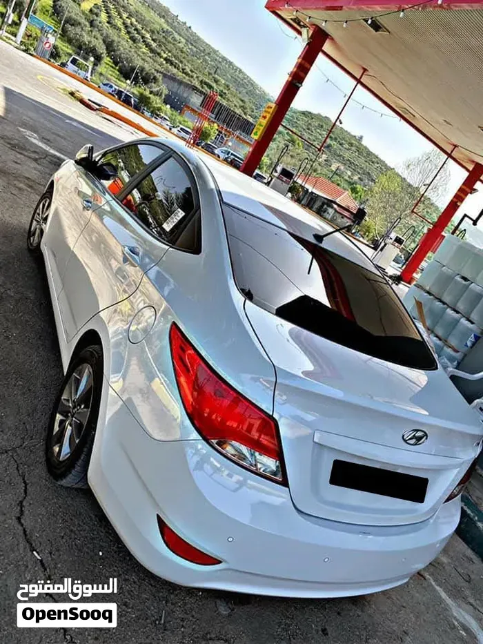 Hyundai Accent 2018 photo 2