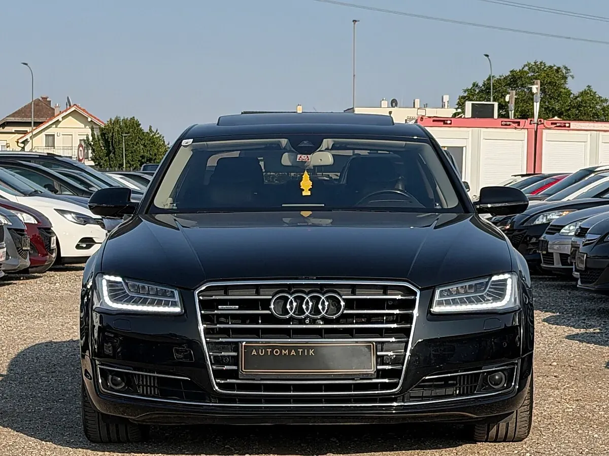 Audi A8 2016 photo 2