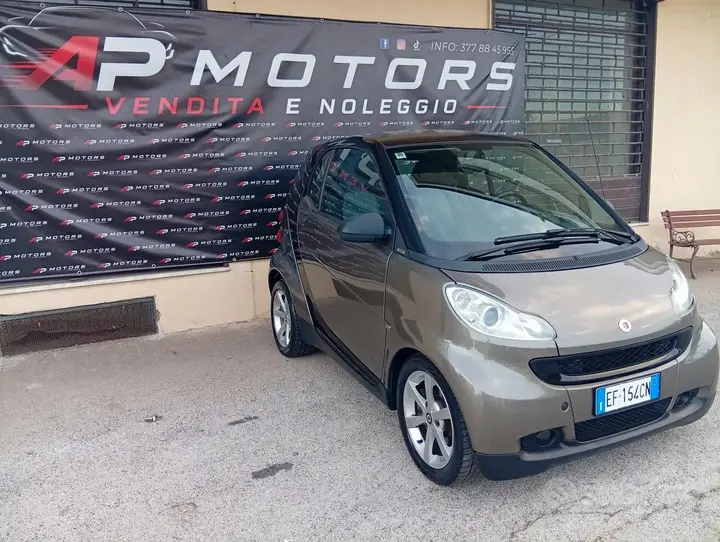 Smart Fortwo 2010 photo 2