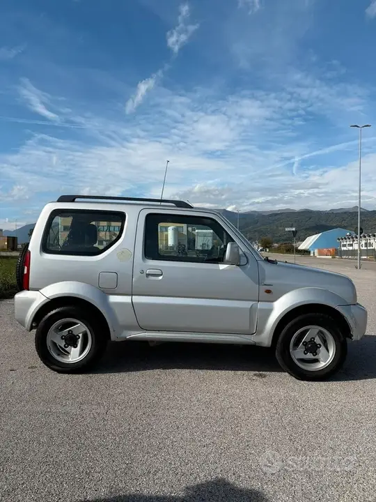 Suzuki Jimny 2003 photo 2