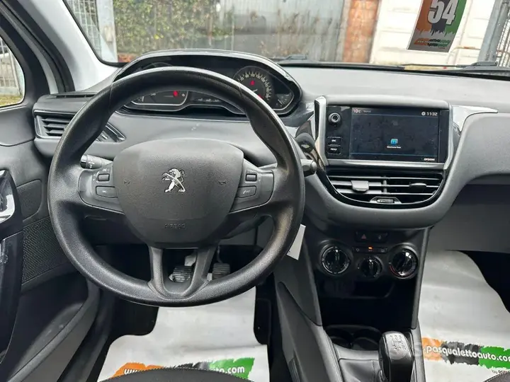 Peugeot 208 2019 photo 5