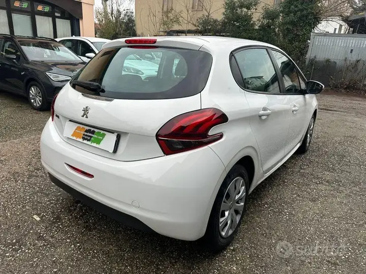 Peugeot 208 2019 photo 4
