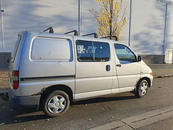 Toyota Hiace 2002 photo 5