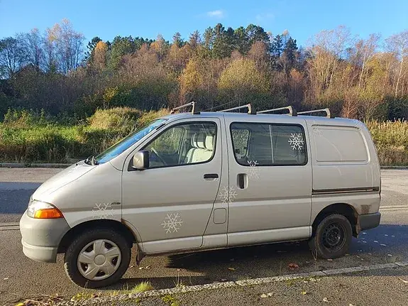 Toyota Hiace 2002 photo 3