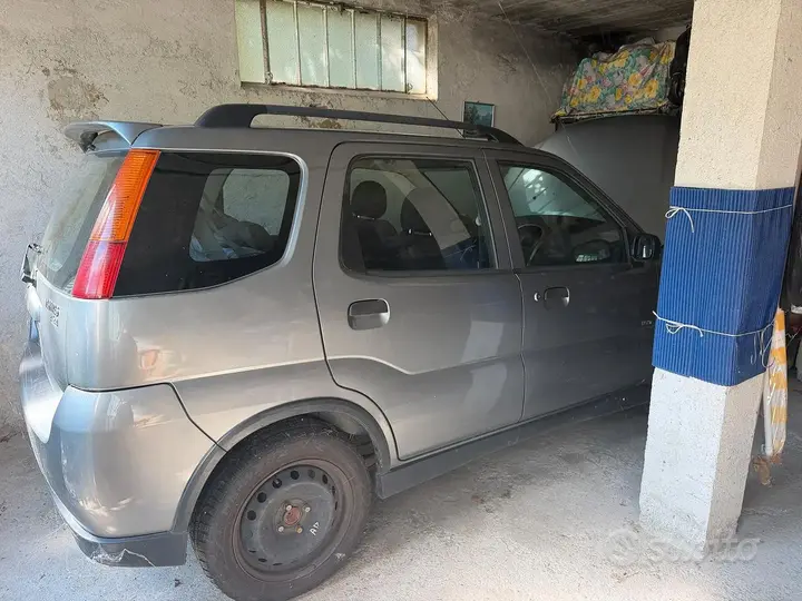 Suzuki Ignis 2008 photo 2
