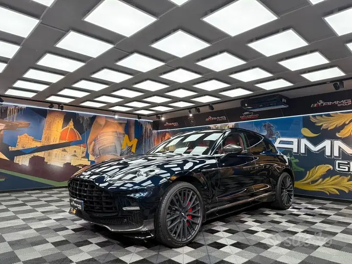 Aston Martin Dbx