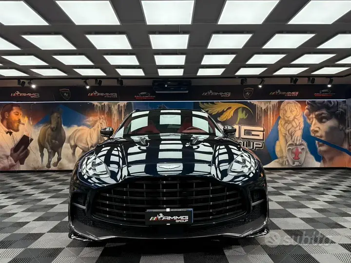 Aston Martin Dbx 2023 photo 2