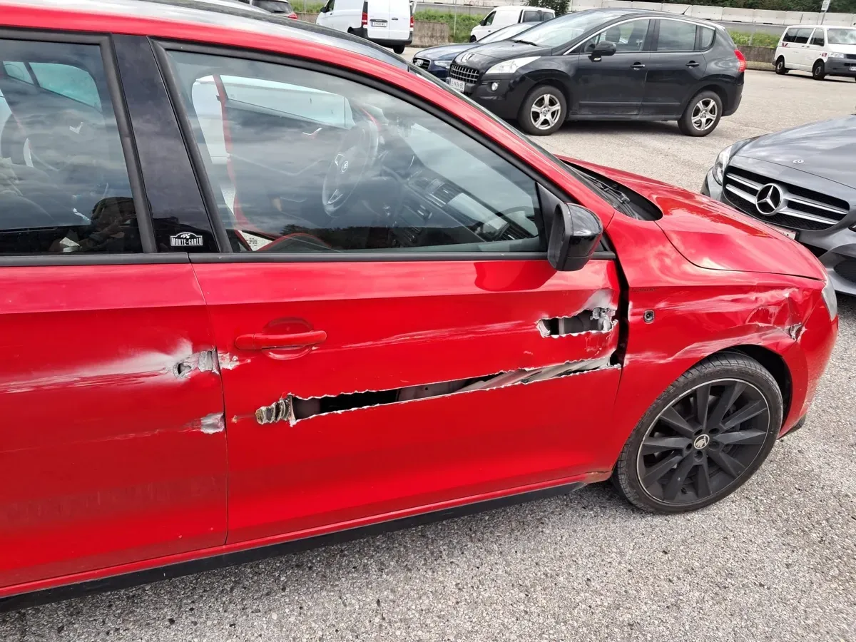 Skoda Rapid 2015 photo 2