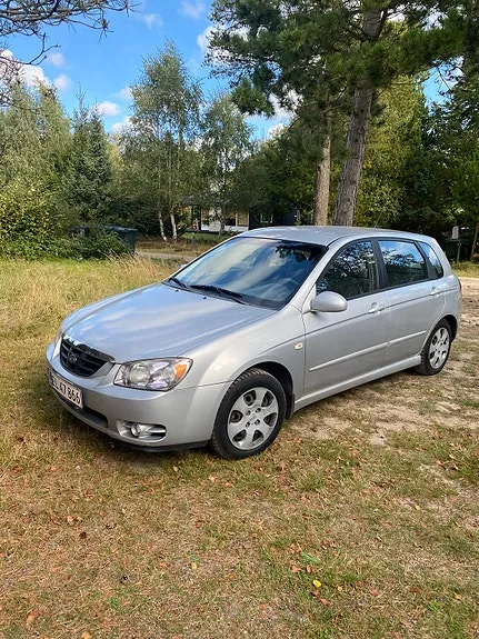 Kia Cerato 2005 photo 2