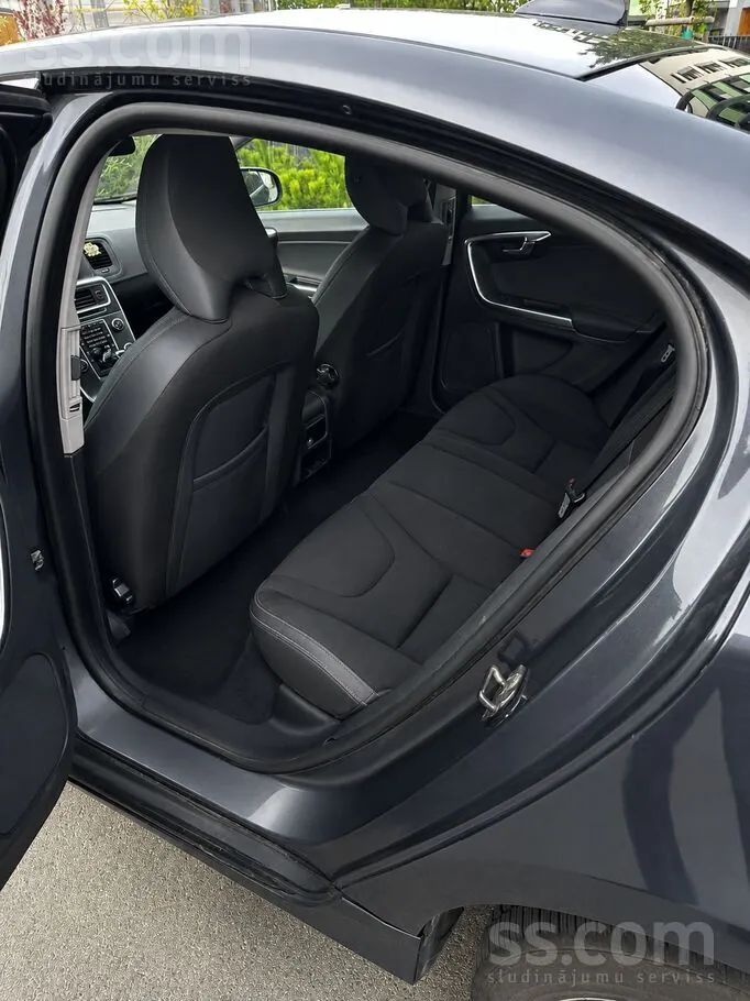 Volvo S60 2011 photo 5