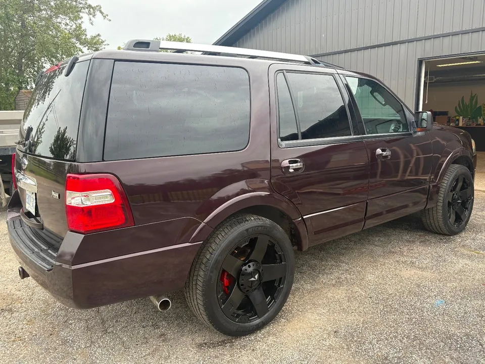 Ford Expedition 2010 photo 2
