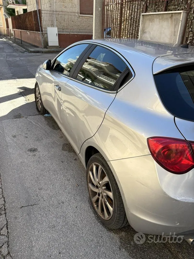 Alfa Romeo Giulietta 2014 photo 3