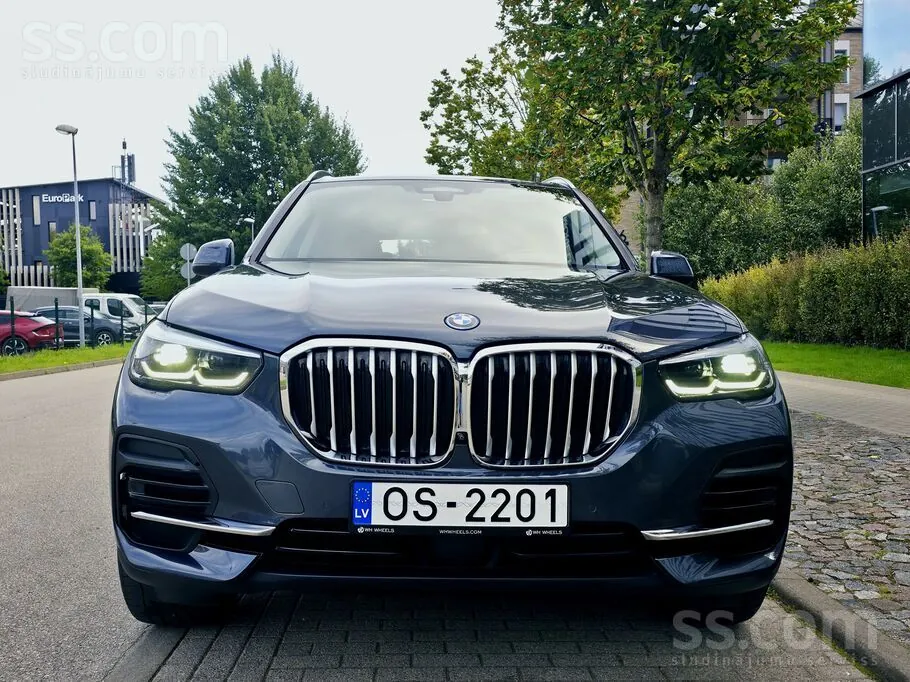 BMW X5 2021 photo 3