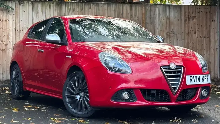 Alfa Romeo Giulietta 2014 photo 2