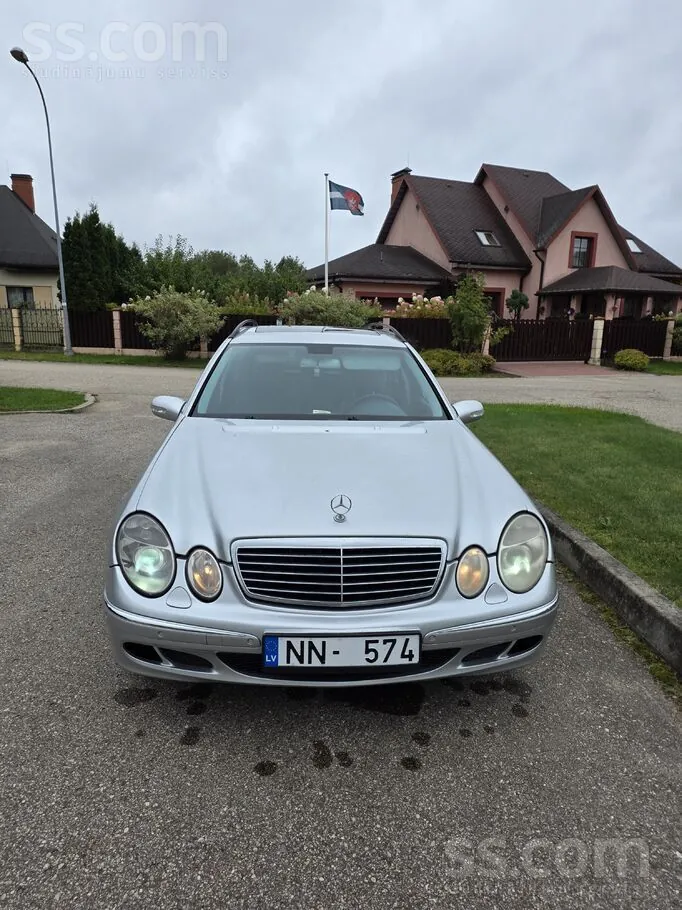Mercedes-Benz E220