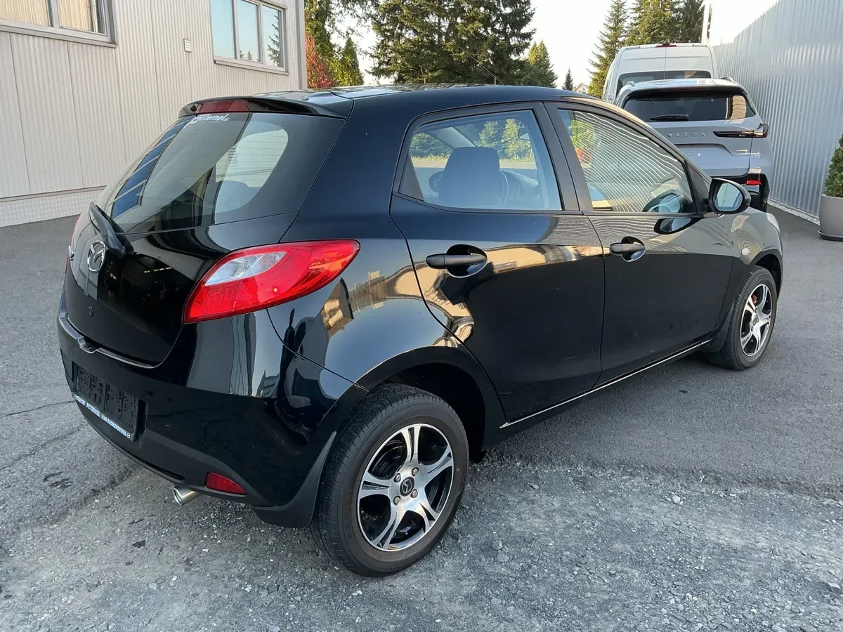 Mazda Mazda2 2008 photo 3