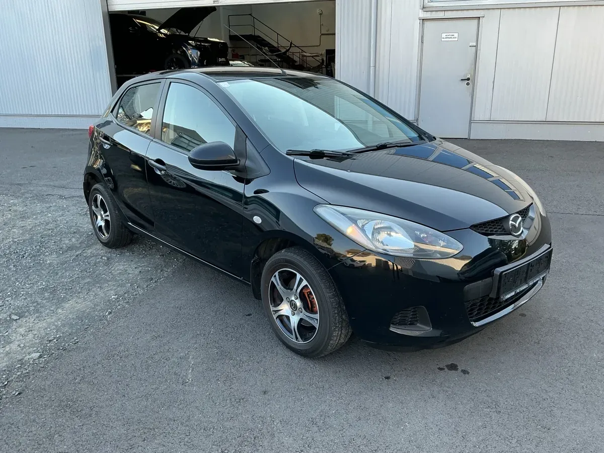 Mazda Mazda2 2008 photo 2
