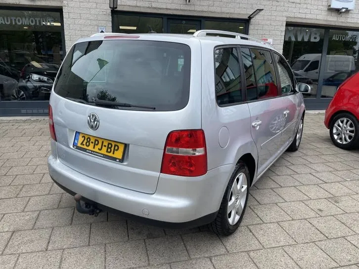Volkswagen Touran 2004 photo 3