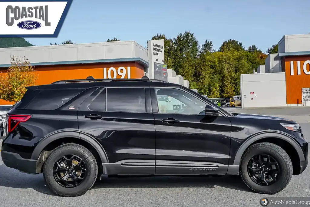 Ford Explorer 2023 photo 4