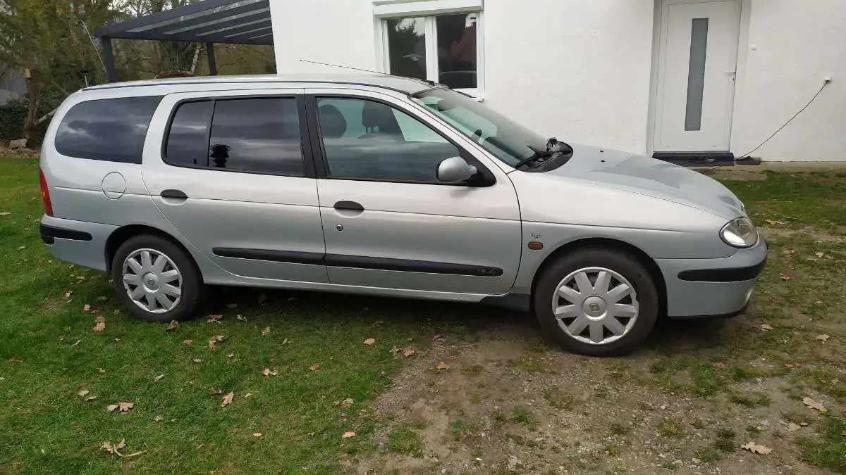 Renault Megane 2002 photo 2