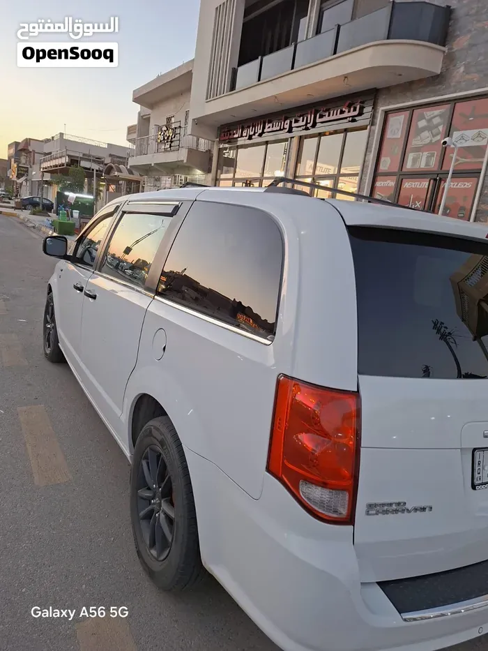 Dodge Caravan 2018 photo 3