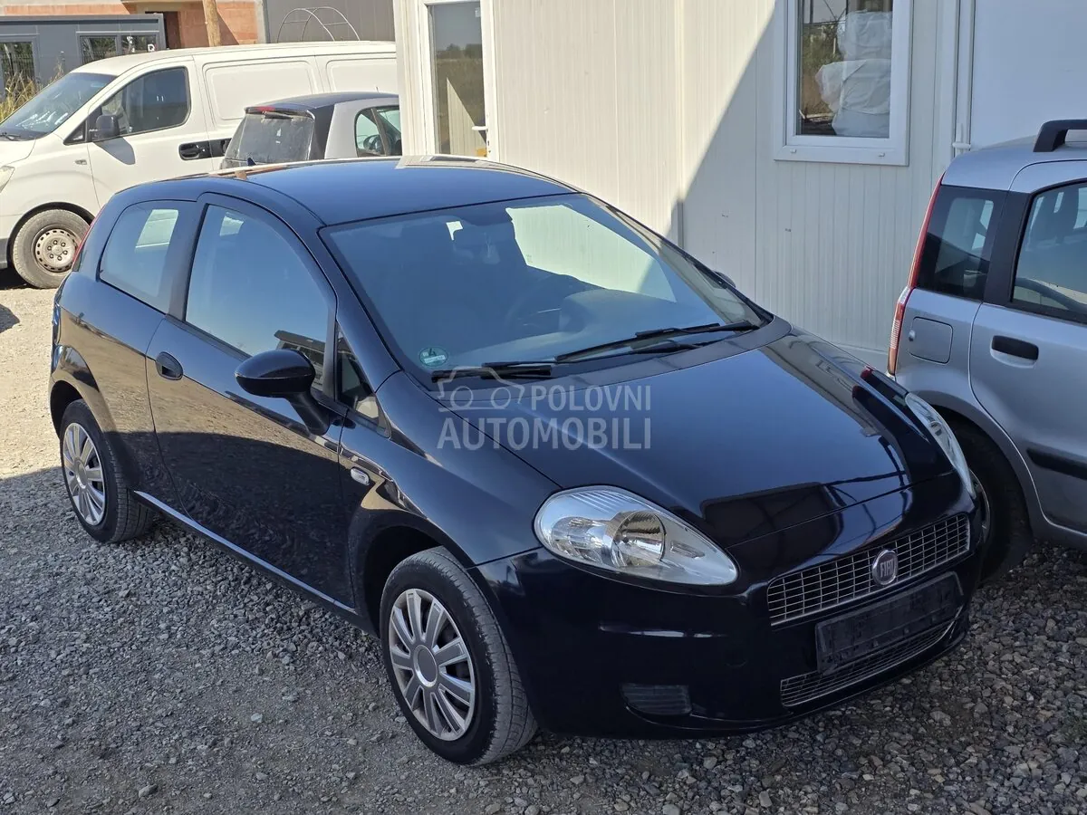 Fiat Grande Punto 2009 photo 3