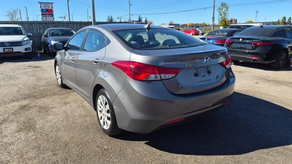 Hyundai Elantra 2013 photo 3
