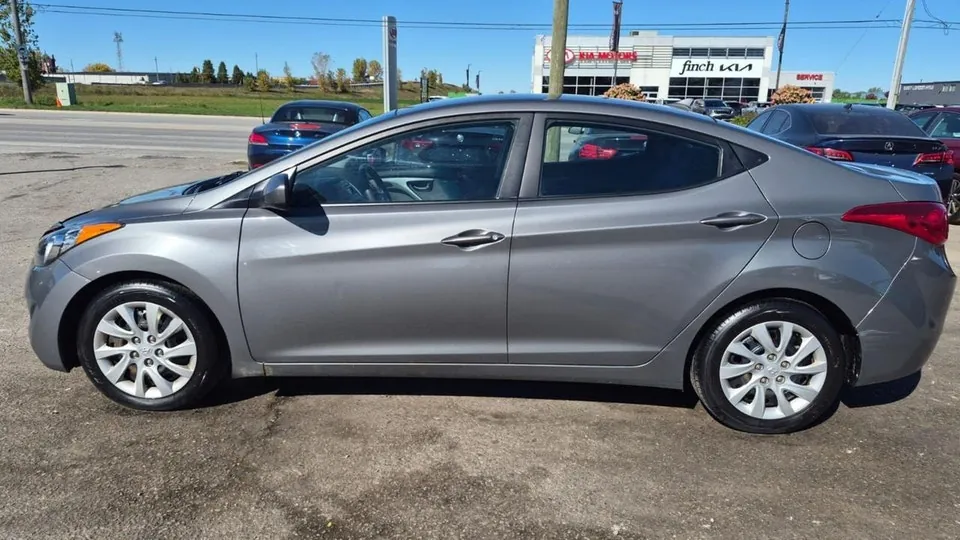 Hyundai Elantra 2013 photo 2