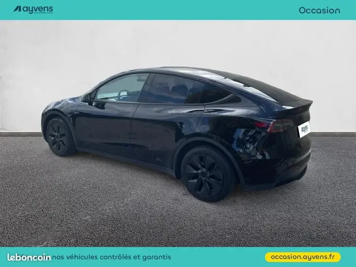 Tesla Model Y 2024 photo 3