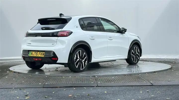 Peugeot E-208 2026 photo 3