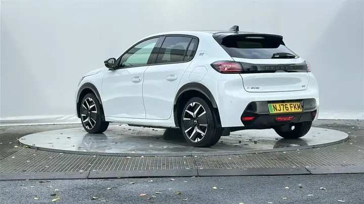 Peugeot E-208 2026 photo 5