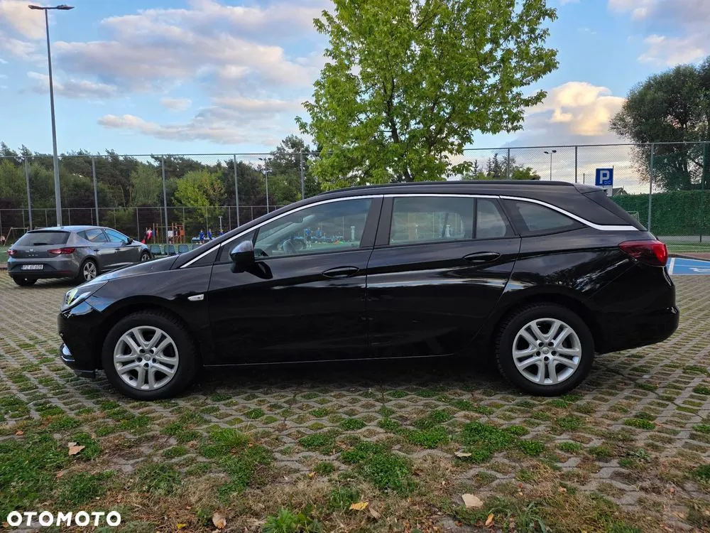 Opel Astra 2019 photo 2