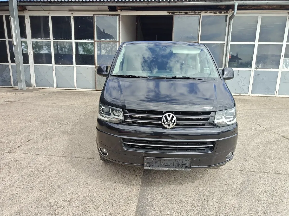 Volkswagen Multivan 2012 photo 2
