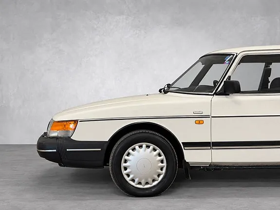 Saab 900 1989 photo 2