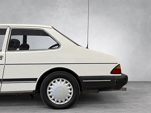 Saab 900 1989 photo 4