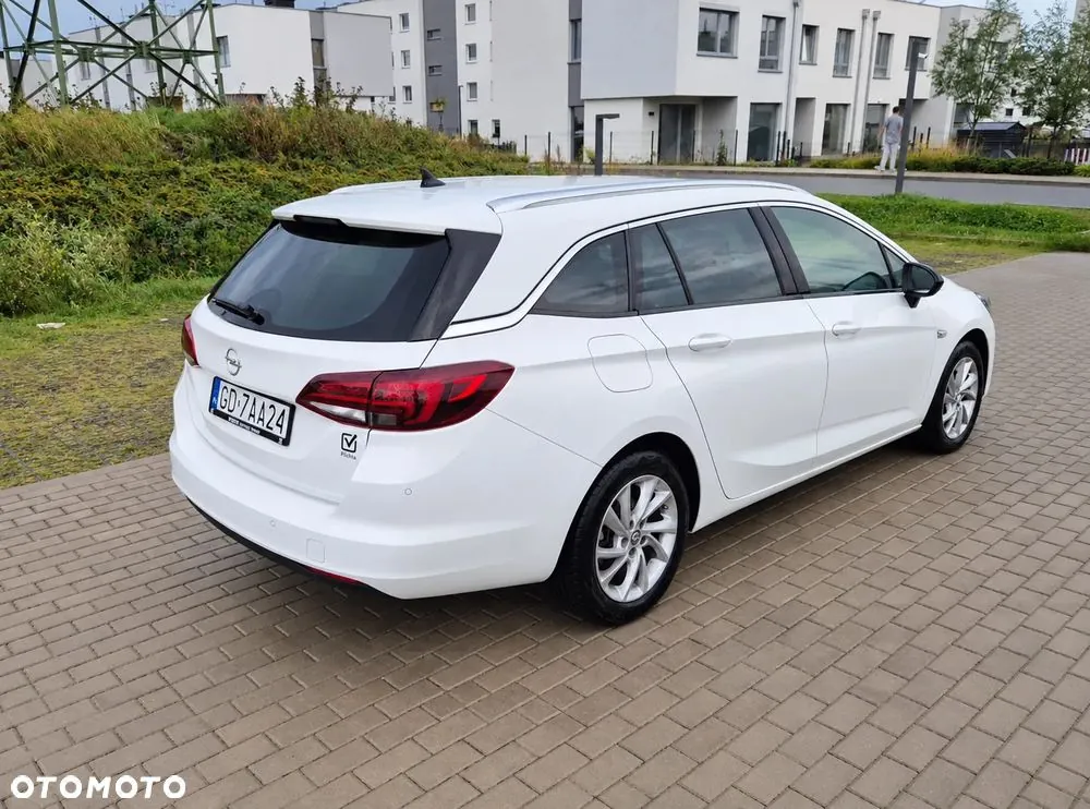 Opel Astra 2021 photo 4