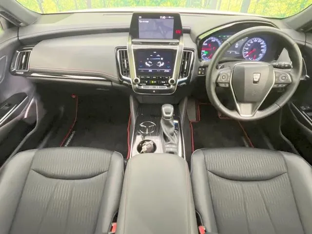 Toyota Crown Hybrid S 2020 photo 2