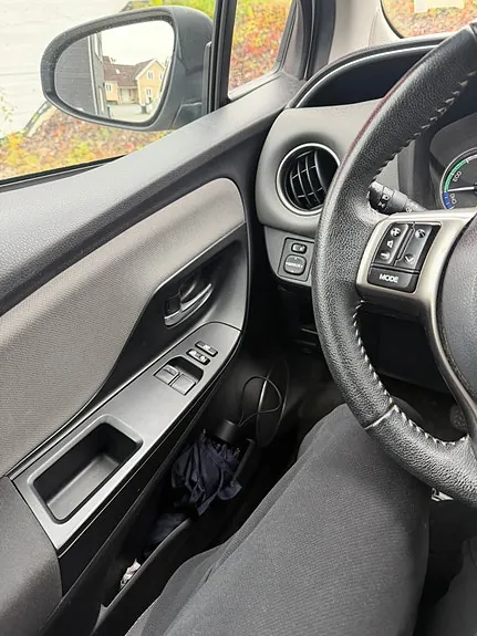 Toyota Yaris 2014 photo 2