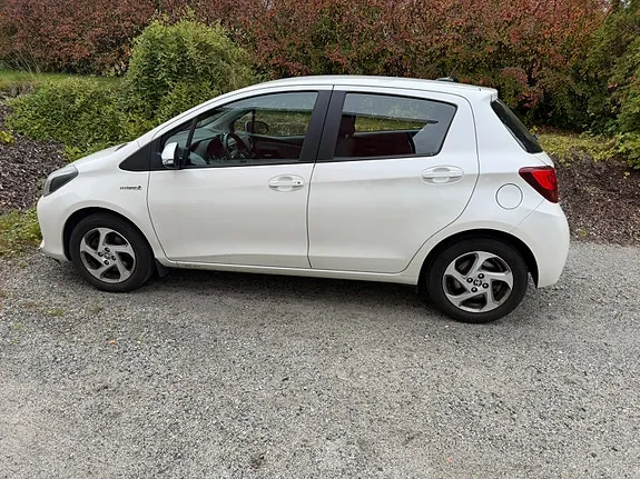 Toyota Yaris 2014 photo 4
