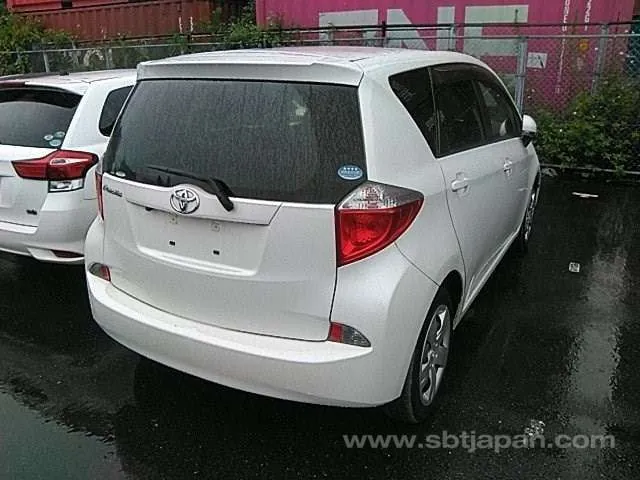 Toyota Ractis 2013 photo 4