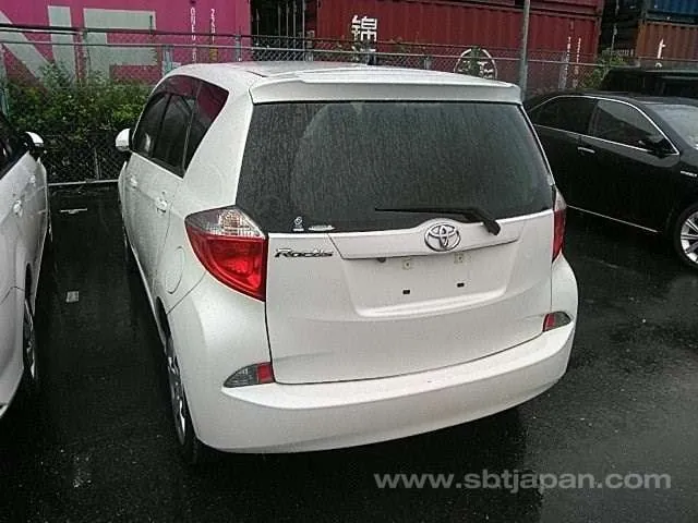 Toyota Ractis 2013 photo 3