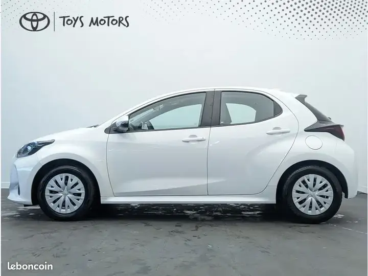 Toyota Yaris 2021 photo 2
