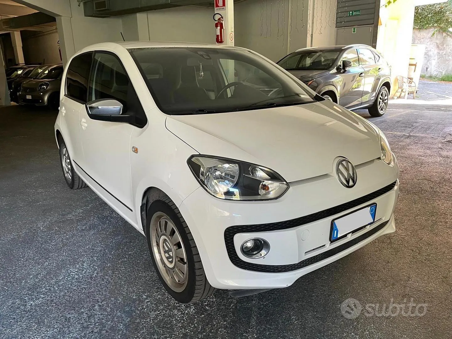 Volkswagen Up 2015 photo 2