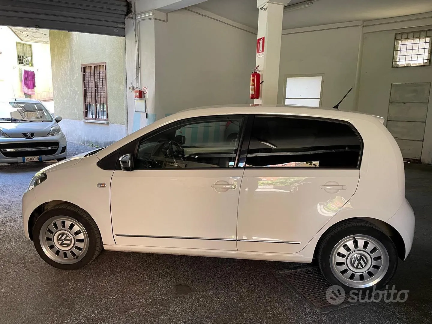 Volkswagen Up 2015 photo 3