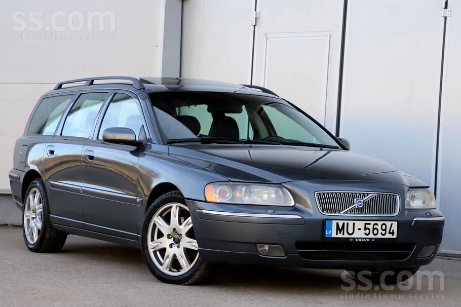 Volvo V70 2004 photo 2