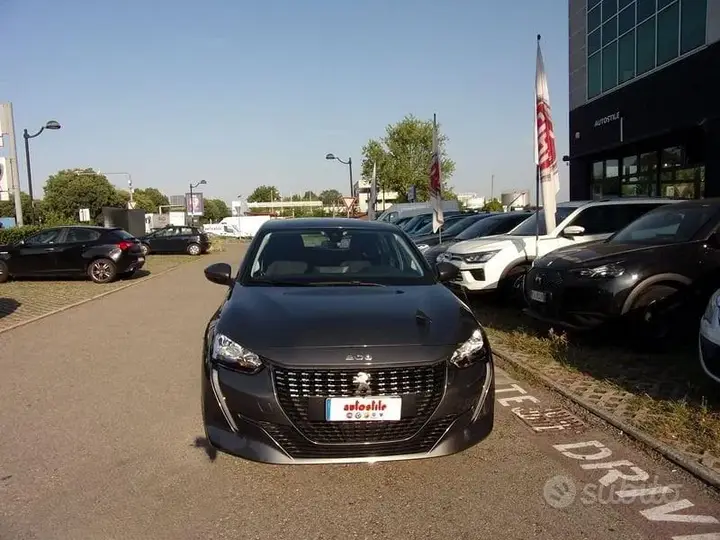 Peugeot 208 2020 photo 2