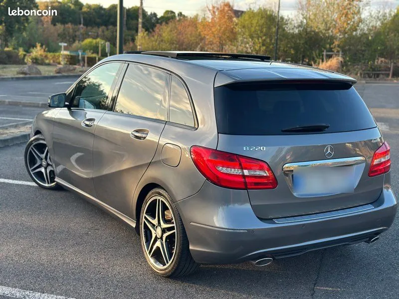 Mercedes-Benz B-Class 2013 photo 2