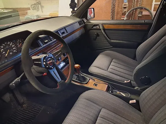 Mercedes-Benz 230 E 1992 photo 5