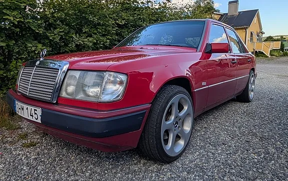 Mercedes-Benz 230 E